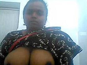Aunt Mallu's big breasts on display