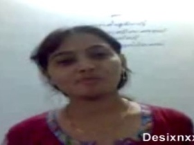 Tamil college girl's bouncing boobs in a sex video