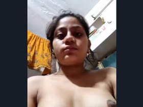 Bhabi sucks and swallows cum in a hot video