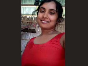 Indian woman takes nude self-portraits