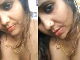 Desi bhabhi flaunts her pussy for her new lover