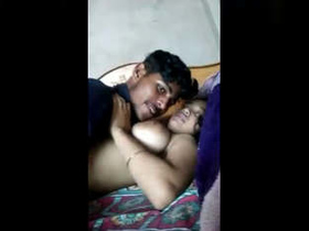 Pakistani teen enjoys steamy time with her lover