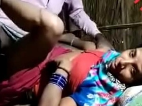 Desi bhabhi's XXX video with village bur in HD