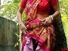 Lonely Bhabi enjoys outdoor sex in the village