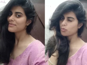 Indian teen girl reveals her cute nude body solo