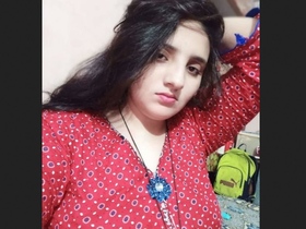 Curvy babe flaunts her body in a solo performance