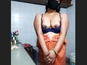 Watch a live sex show with a masked model on Amritanikhill cams for free