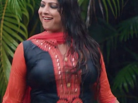 Sensual dance performance with voluptuous breasts in VVW