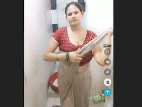 Khusboo Kumari's passionate performance in a couples show