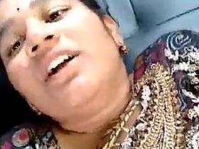 Indian babe gets fucked in the backseat of a car