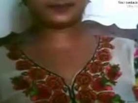 Desi Indian girl's video call with boyfriend for some steamy action