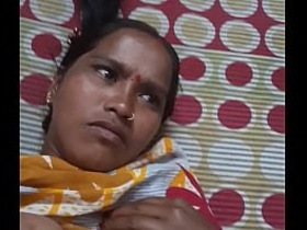 Cute Desi bhabhi in action