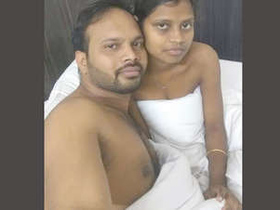 Desi bhabi and devar have hotel room sex in village