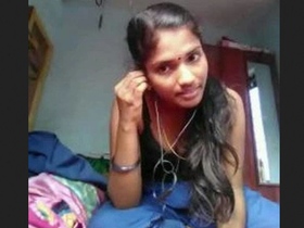 Mallu Bhabhi's sensational oral skills in this video