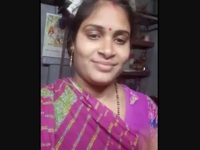 Cute bhabi changes into a saree in virtual class