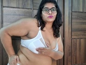 Husband indulges in eating out his well-known BBW Desi wife