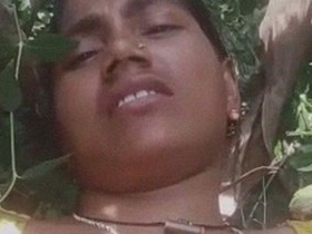 Indian village girl gets naked in outdoor video