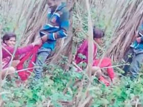 A Desi girl gets outdoor sex with a randi