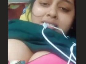 Big-breasted Indian bhabi from the countryside