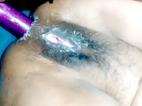 Bhabhi gets anal pounded by Brinjal in a steamy video