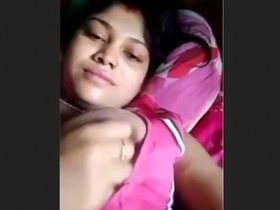 Enjoy the beauty of bhabhi's big breasts