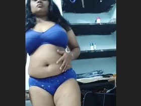 Exotic Honey Tamilo's bare performance