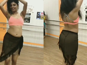 A stunning babe with a sensual dance routine