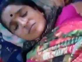 Mature bhabhi enjoys solo masturbation in this video