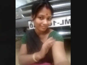 Indian maid records a video of her fingering herself