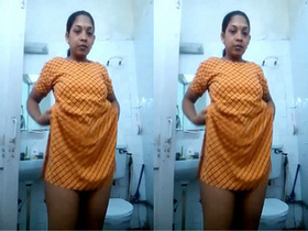 Indian amateur Mallu flaunts her assets in exclusive video