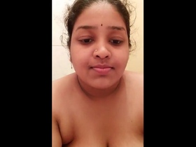 Cute Desi Bhabhi's steamy performance