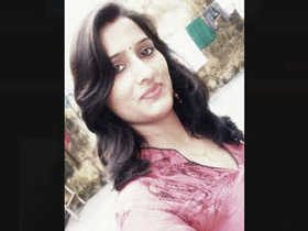 Sizzling Desi Girl's MMS goes viral