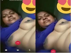 Bhabhi's video call reveals her big boobs and pussy