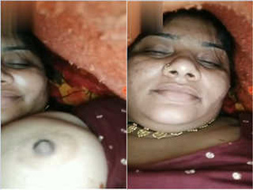 Desi amateur bhabhi flaunts her big boobs and pussy on VK