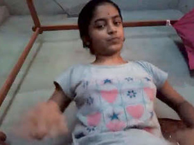 Teen schoolgirl pleasures herself with audio in Indian porn video