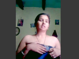 Village bhabi displays her physique