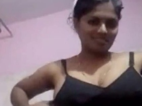 Horny Bhabhi takes a bath and gets naughty