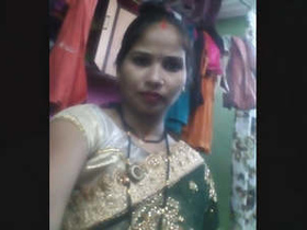 A new MMS video of a hot Indian bhabhi giving a blowjob