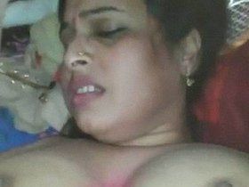 Indian MILF gets her ass pounded in rough anal MMS