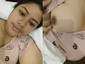 Bangladeshi babe flaunts her big boobs in a steamy video