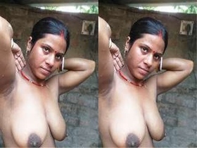 Desi girl gets naughty in a village romance