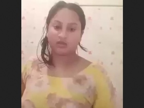 Bangladeshi girl masturbates and fingering her pussy