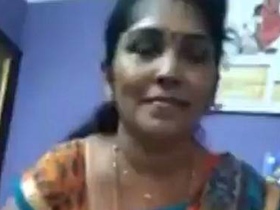 Malayali aunt unveils her naked body in a Yoni solo video