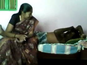 Aunty from Tamil Nadu seduces her landlord