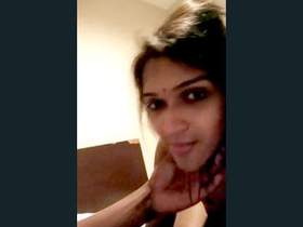 Indian escort pleases her client with oral skills in hotel room