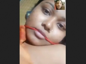 Bhabi shows off her sexy body to her lover