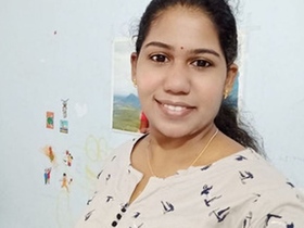 A short video of a South Indian bhabhi in action