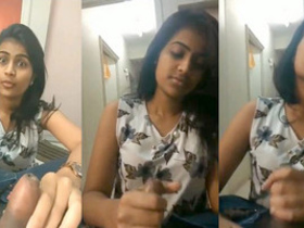 Prajakta, a slut from Mumbai, giving a hot blowjob
