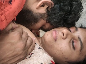 Watch Vaishnavi's seductive boob kissing and navel pressing for your enjoyment
