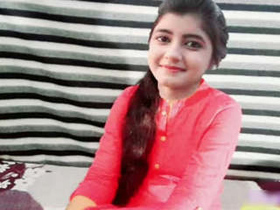 Indian wife Malarvili in salwar enjoys pleasuring her lover on camera